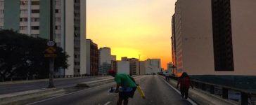 2015 06 04 17.08.04 11 364x150 - Minhocão: Lazer sobre o Concreto