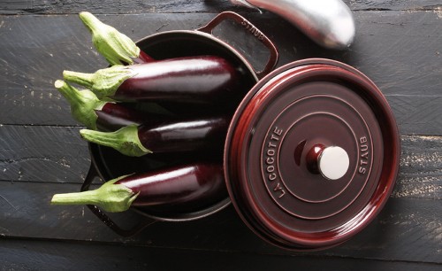 staub bg aubergine 500x306 - Uma cozinha de chefe