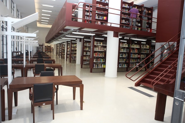 biblioteca2 nopatio - A enorme Biblioteca Mário de Andrade