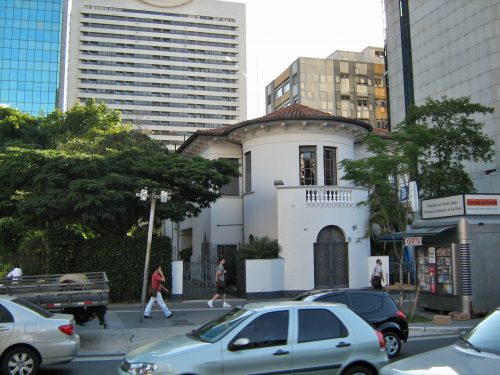 0091b 500x375 - Série Avenida Paulista: os casarões em 1982, 2008 e 2016 por Valter Hernandez