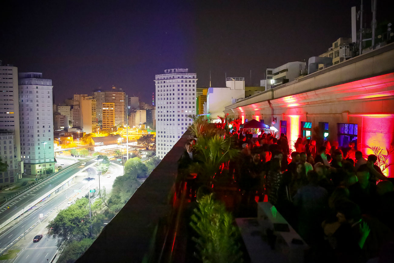 ambiente air rooftop credito ali karakas 3 - Conheça a balada que está agitando o rooftop do Shopping Light