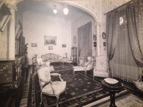 grand salon 500x375 - Série Avenida Paulista: história e fotos inéditas da mansão dos Almeida Prado Corrêa Galvão.