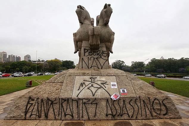 monymento assassino - Monumento às Bandeiras: história, banho de tinta e eleição