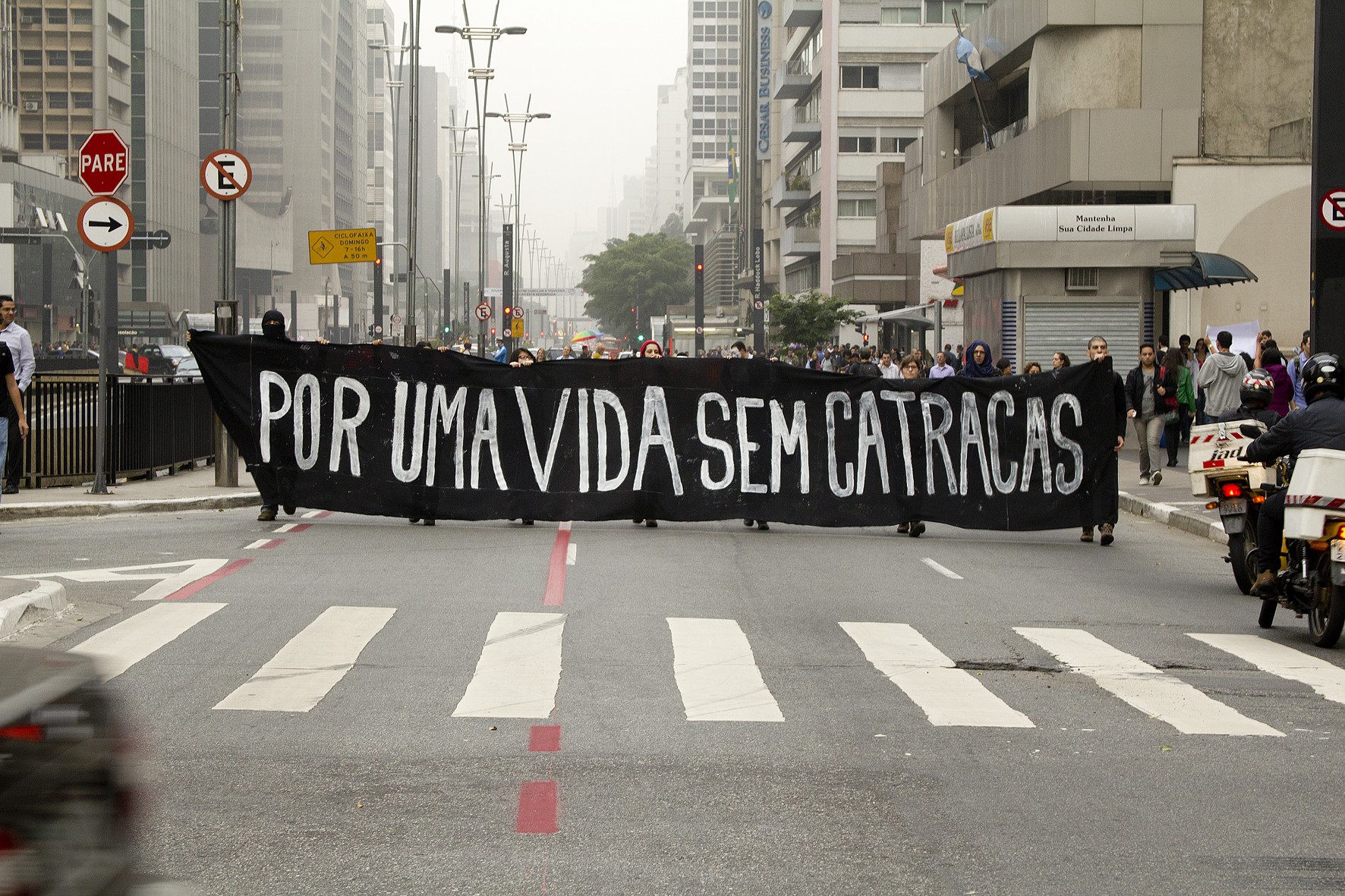 2013manifestacaopaulista - Serie Avenida Paulista: 125 anos e 1 mês da avenida símbolo de São Paulo