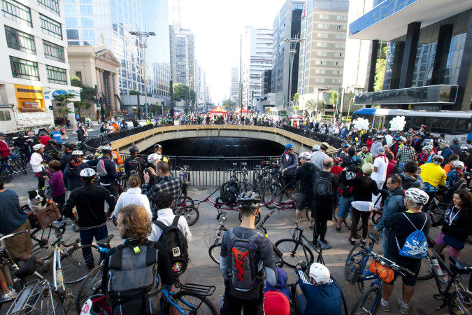 praca ciclista - Serie Avenida Paulista: 125 anos e 1 mês da avenida símbolo de São Paulo