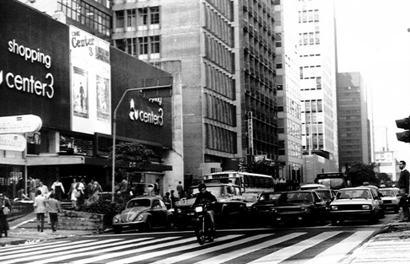 shopping center 3 - Serie Avenida Paulista: 125 anos e 1 mês da avenida símbolo de São Paulo