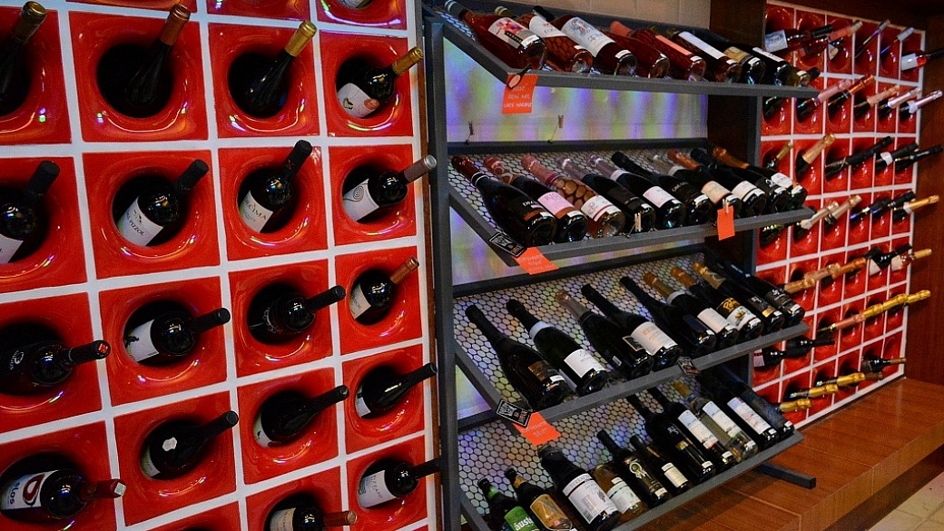 via viva o vinho - Um bar dedicado aos vinhos nacionais na Vila Madalena