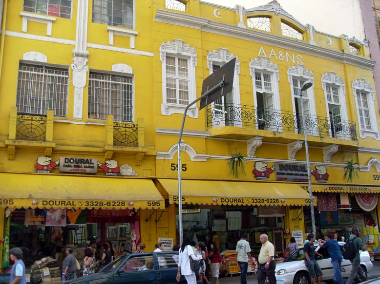 via blog d ejoao deda - Uma das lojas mais antigas de São Paulo a todo vapor!