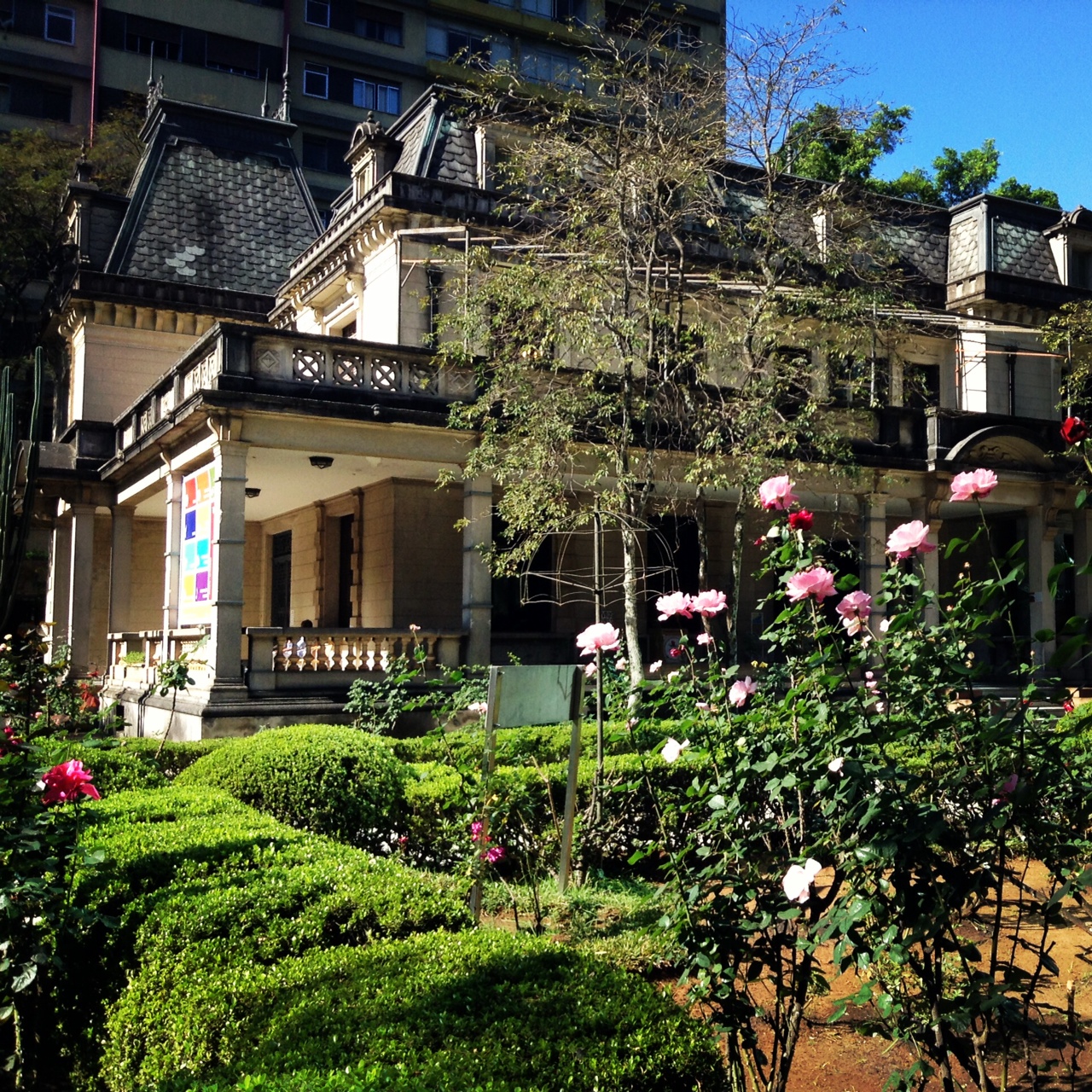 casa das rosas foto debora nazari - Conheça sete museus com jardins para um passeio romântico