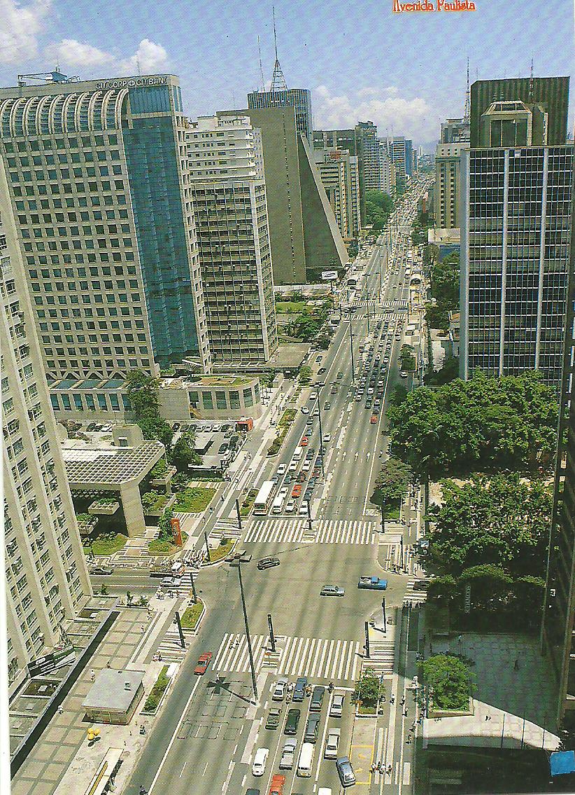 aprox 1994 tambem feita do edificio da gazeta em direcao ao fim da avenida - Série Avenida Paulista: a história retratada em cartões postais