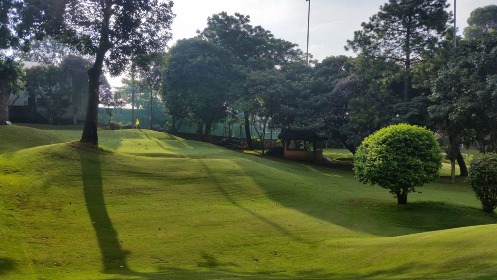 Já pensou em jogar golfe no meio de São Paulo?