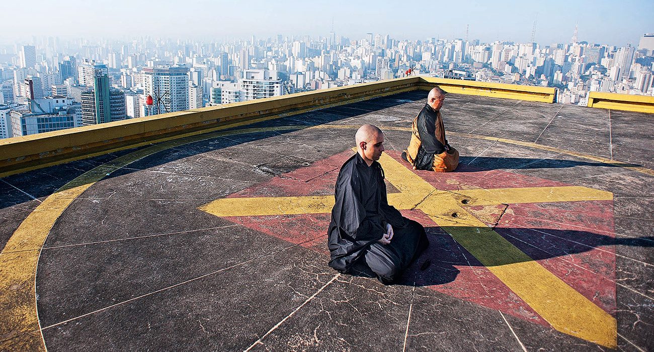 Já pensou em meditar no topo do Edifício Copan?