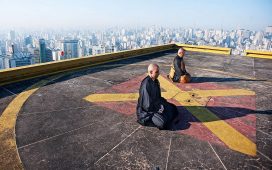 Já pensou em meditar no topo do Edifício Copan?