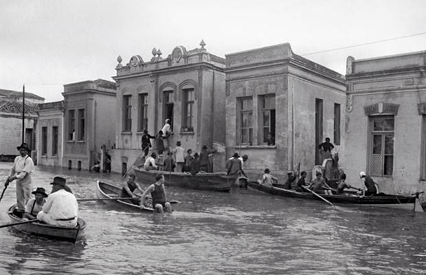 pinterest enchente na rua iguatemi 1929 - O surgimento do Itaim Bibi, em São Paulo