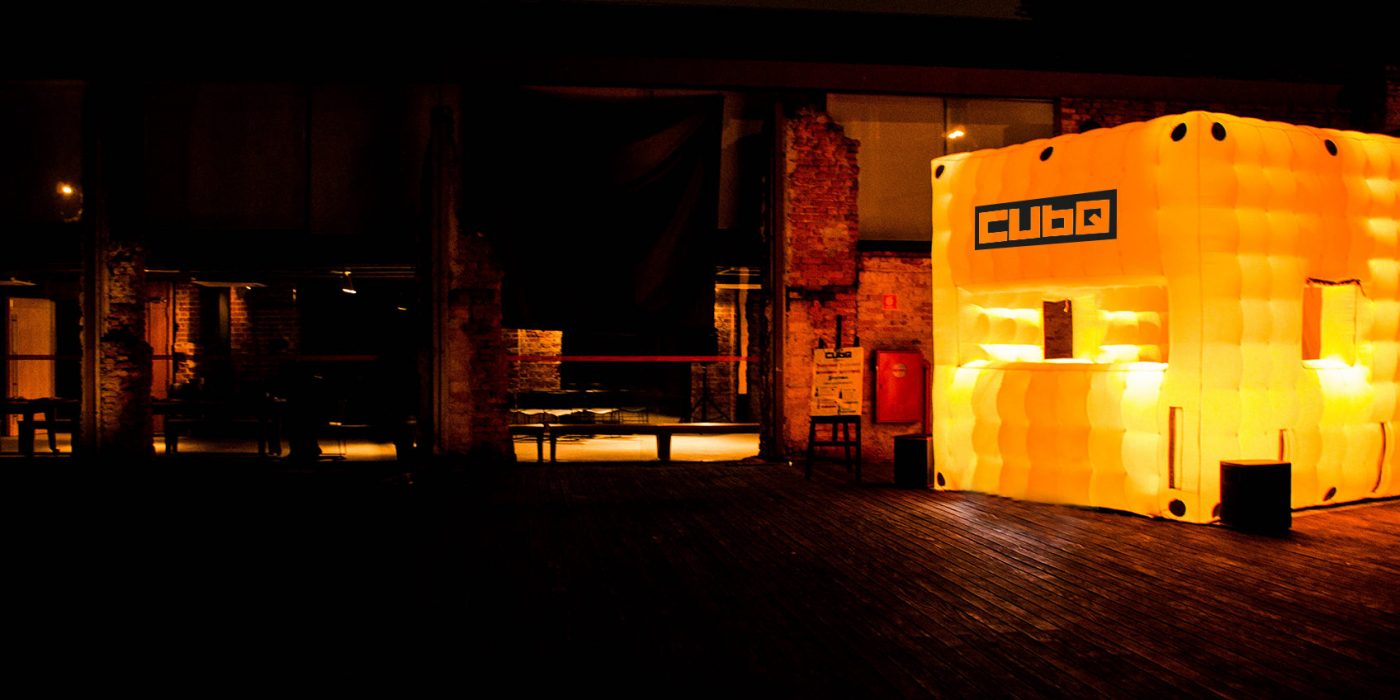 Cubq, um bar inflável, surpreendente, aqui em São Paulo!