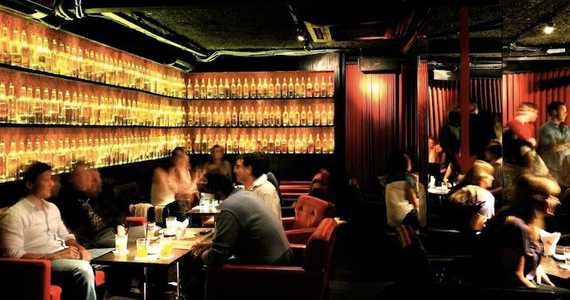 bares sp 2 - Coquetéis famosos em um bar no porão, aqui em São Paulo