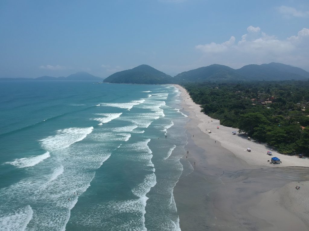 Itamambuca Canto Esquerdo 2 1024x768 - Quais as 5 melhores praias de Ubatuba para curtir um feriado?