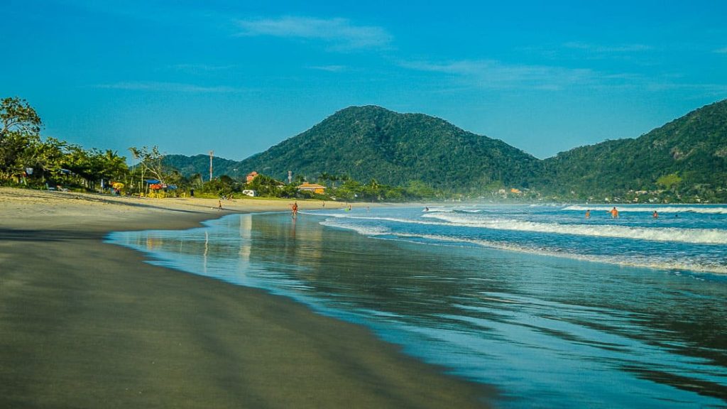 lagoinha 1024x576 - Quais as 5 melhores praias de Ubatuba para curtir um feriado?